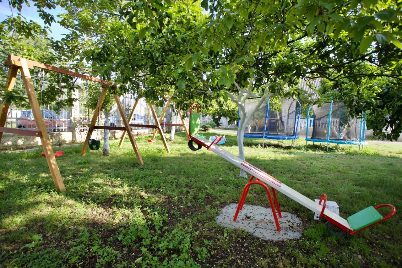 Family Resort Bambora Gudauta Εξωτερικό φωτογραφία